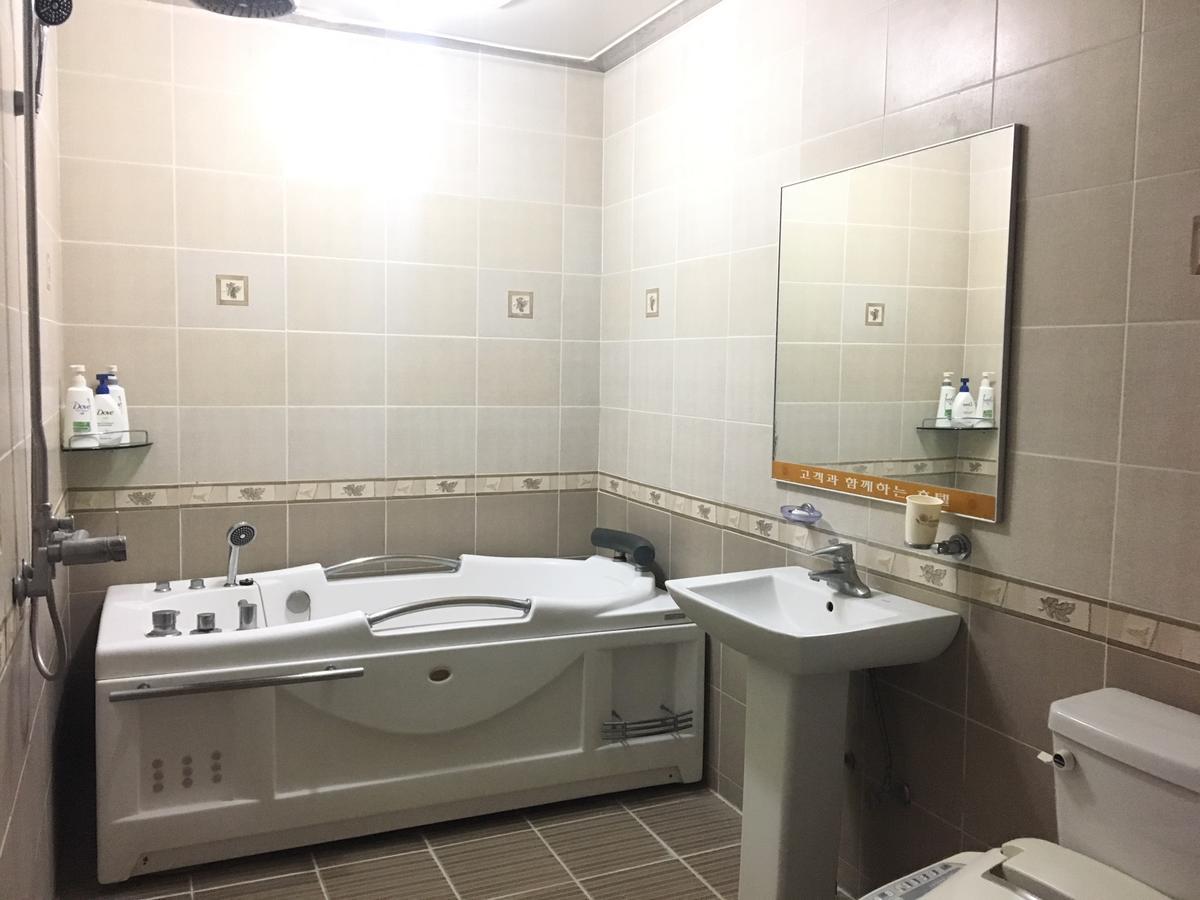 Nobless Hotel Кванджу Экстерьер фото