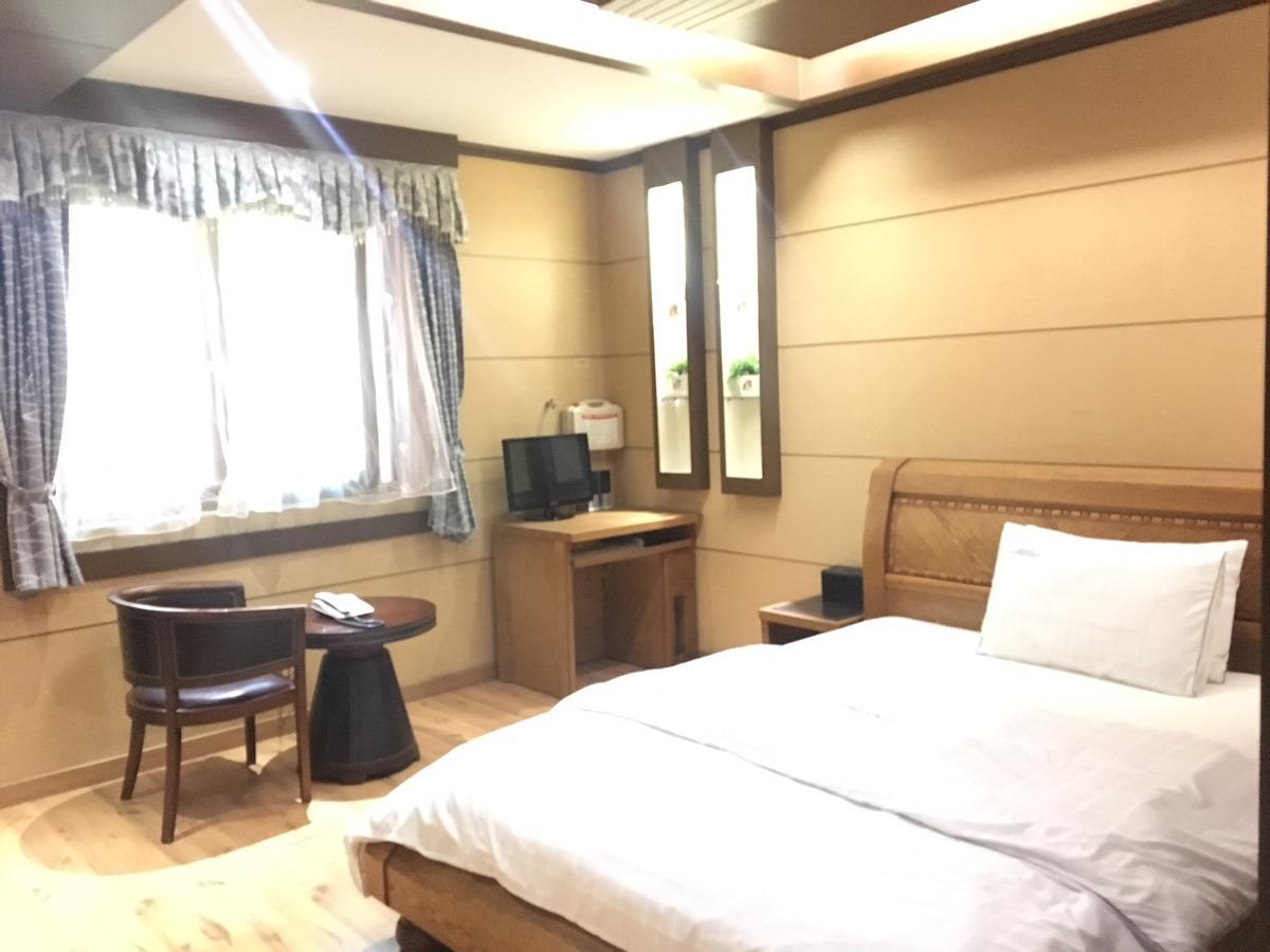 Nobless Hotel Кванджу Экстерьер фото
